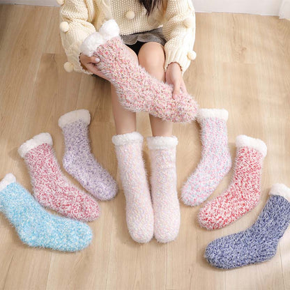 Fluffy koselige sokker - varme fra topp til tå! ✨
