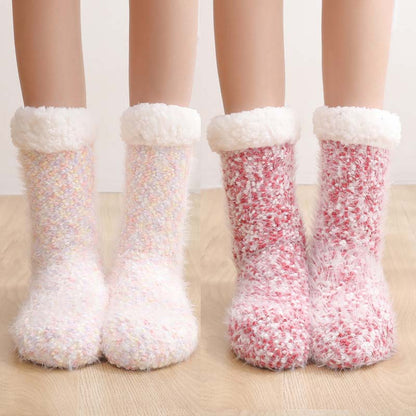 Fluffy koselige sokker - varme fra topp til tå! ✨