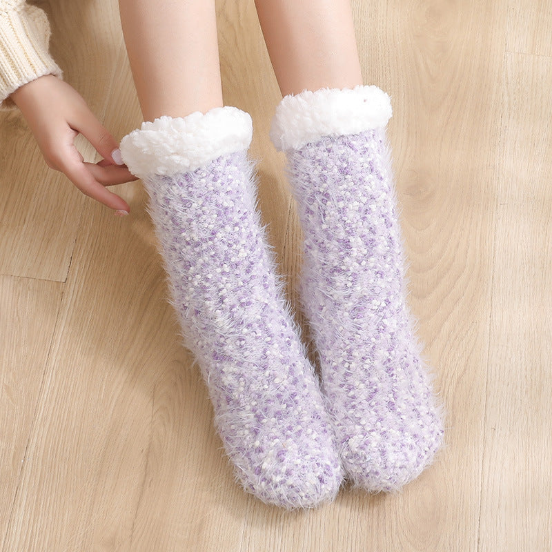 Fluffy koselige sokker - varme fra topp til tå! ✨